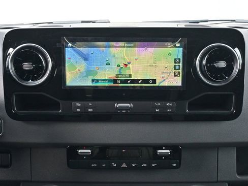 Used 2022 Mercedes-Benz Sprinter 2500 image 14