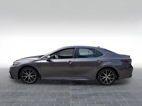 Used 2023 Toyota Camry SE FWD image 6
