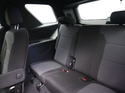 Used 2023 Chevrolet Traverse LT image 20