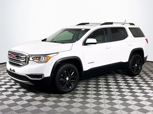 Used 2017 GMC Acadia SLT FWD image 4