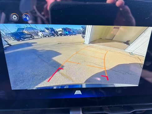 Used 2025 Chevrolet Equinox LT image 49