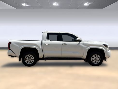 Used 2024 Toyota Tacoma SR5 RWD image 8