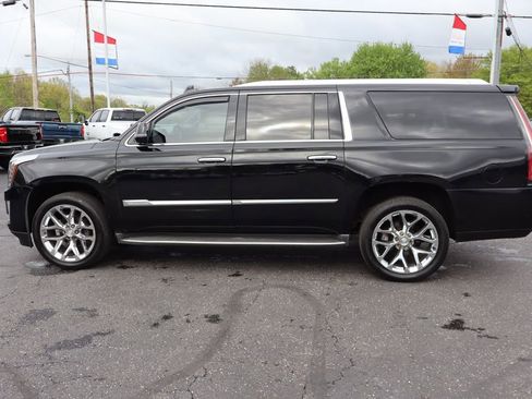 Used 2016 Cadillac Escalade ESV Luxury RWD image 47