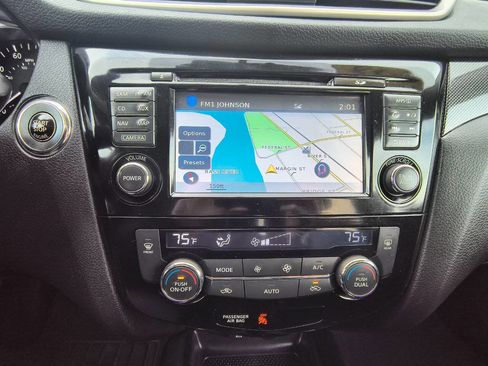 Used 2016 Nissan Rogue SL w/ SL Premium Package image 13