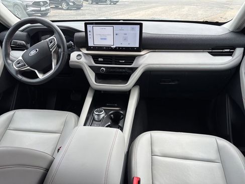 Certified 2025 Ford Explorer Active w/ Active Comfort Package AWD/4WD image 10