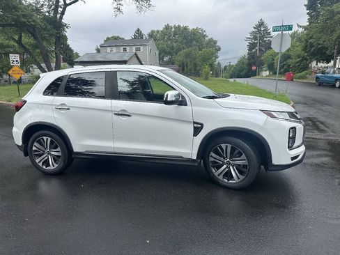 Used 2020 Mitsubishi Outlander Sport ES FWD image 5