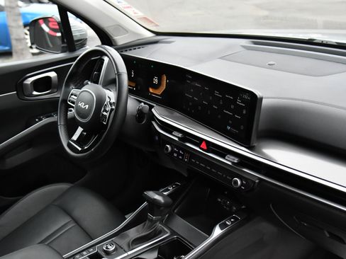 Used 2025 Kia Sorento S image 52