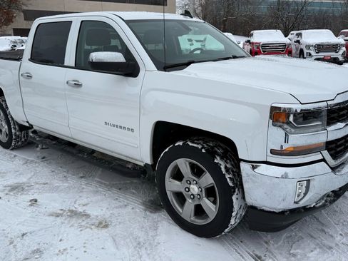 Used 2018 Chevrolet Silverado 1500 LT w/ LT Eassist Package image 10