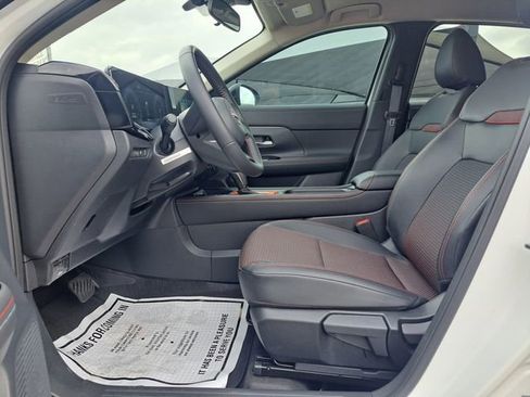 Used 2025 Nissan Kicks SR image 18