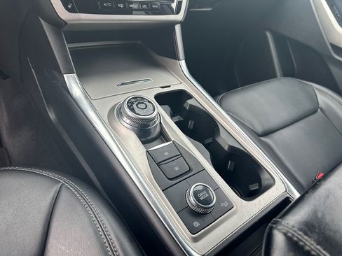 Certified 2023 Ford Explorer XLT w/ Equipment Group 202A image 33