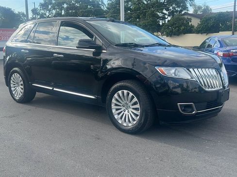 Used 2014 Lincoln MKX AWD w/ Equipment Group 101A image 4