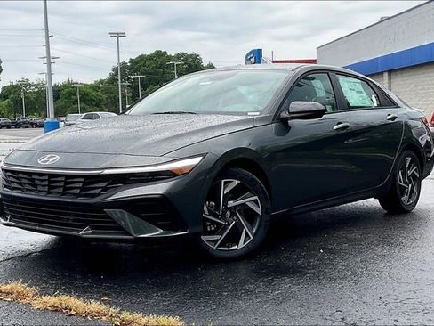 New 2025 Hyundai Elantra Sport image 2