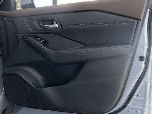 Used 2023 Nissan Rogue SL FWD image 25