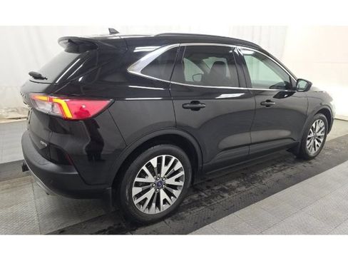 Used 2022 Ford Escape Titanium w/ Class II Trailer Tow Package AWD/4WD image 3