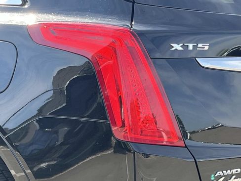 Used 2017 Cadillac XT5 Premium Luxury AWD/4WD image 10