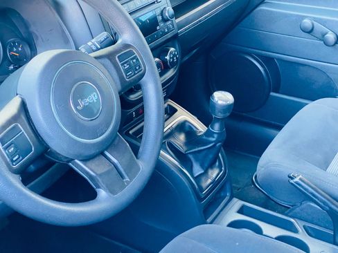 Used 2016 Jeep Patriot Sport FWD image 18