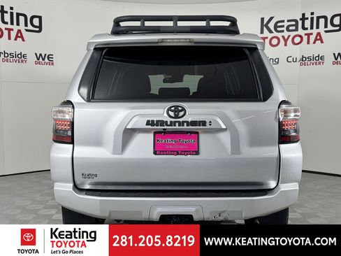 Used 2022 Toyota 4Runner SR5 image 5