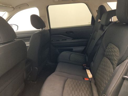 Used 2023 Nissan Pathfinder SV FWD image 18