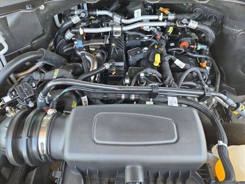 Used 2023 Ford Explorer XLT AWD/4WD image 30
