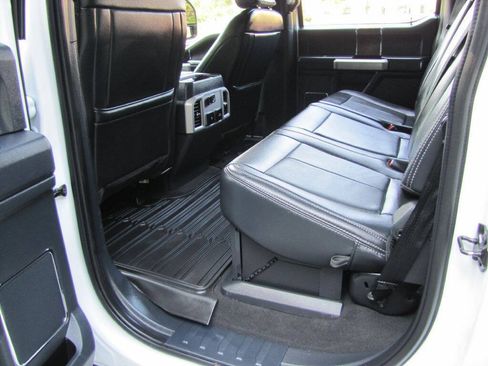 Used 2022 Ford F250 Lariat w/ Lariat Value Package AWD/4WD image 16