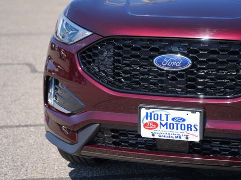 Used 2024 Ford Edge ST-Line w/ Class II Trailer Tow Package AWD/4WD image 11