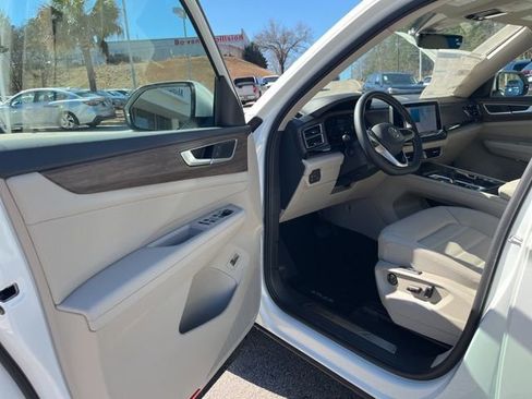 New 2026 Volkswagen Atlas SEL image 4