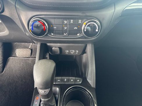 Used 2023 Chevrolet TrailBlazer LT FWD image 16