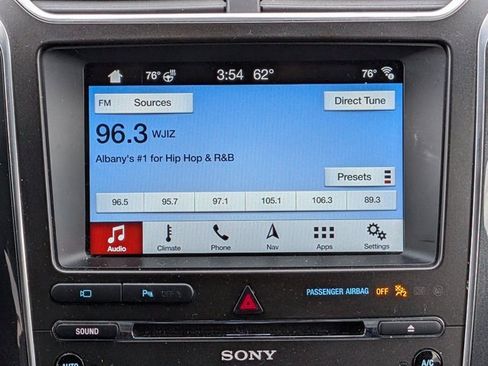 Used 2018 Ford Explorer Limited image 18