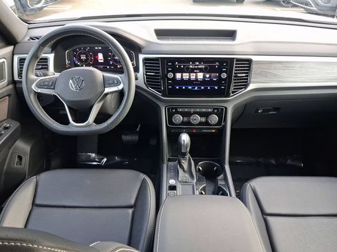 Used 2023 Volkswagen Atlas Cross Sport SE FWD image 12
