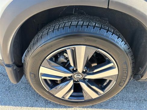 Used 2021 Nissan Rogue SL image 21