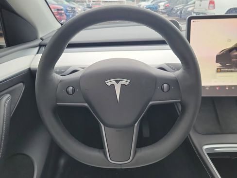 Used 2023 Tesla Model Y Long Range image 18