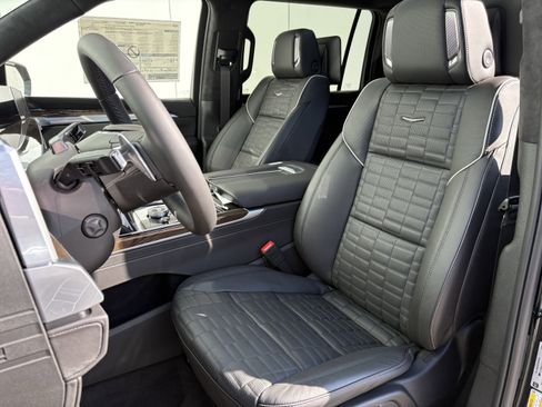 New 2026 Cadillac Escalade ESV Platinum Sport w/ LPO, ONYX Package image 6