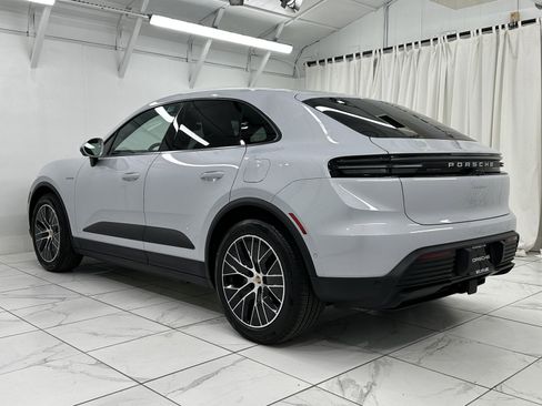 Certified 2025 Porsche Macan Electric image 3