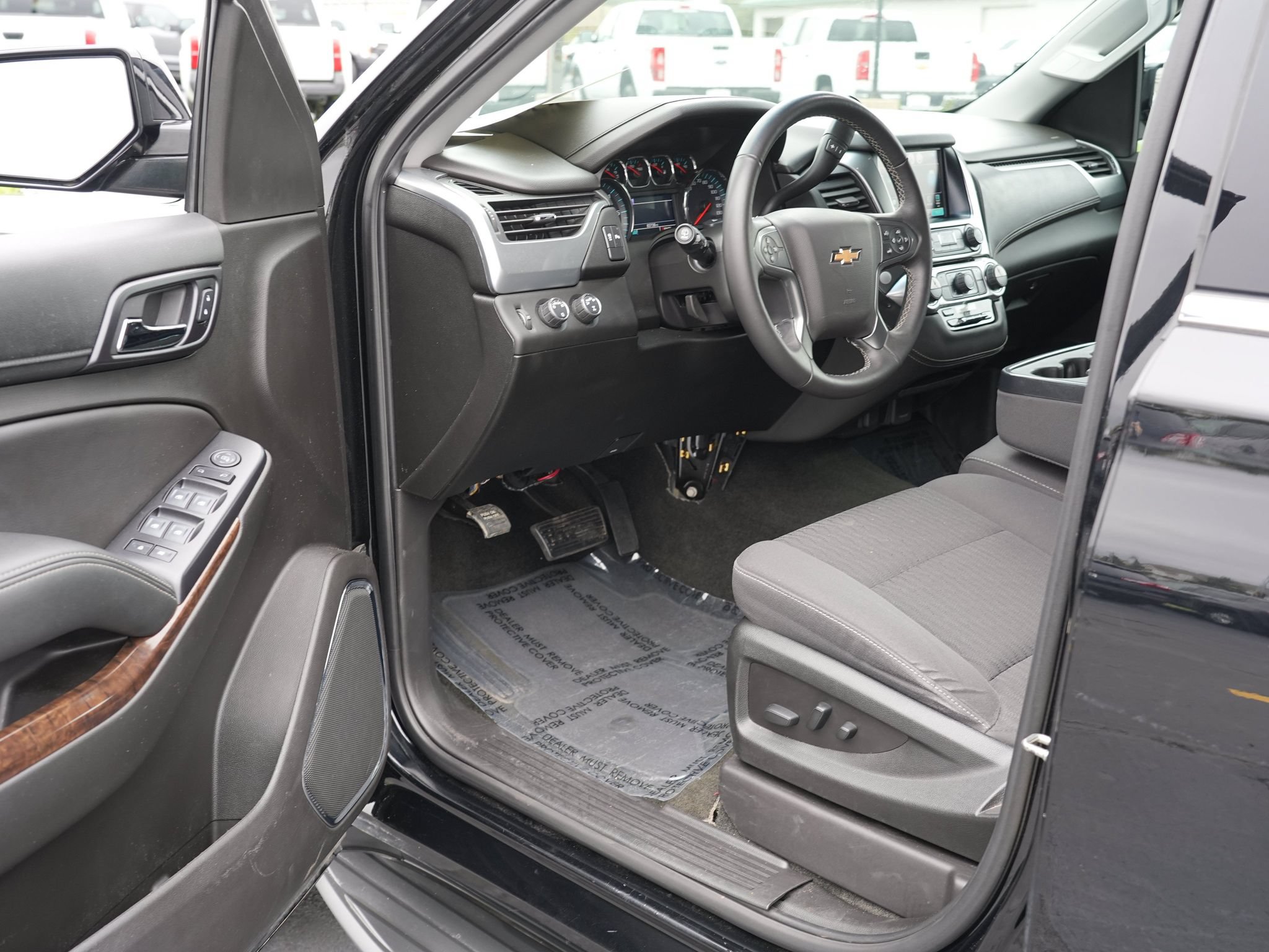 Used 2018 Chevrolet Tahoe LS w/ Skid Plate Package AWD/4WD image 14