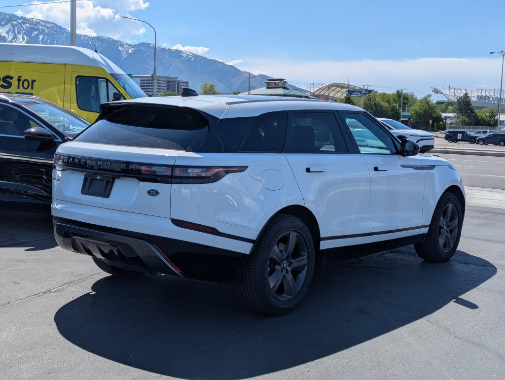 Used 2022 Land Rover Range Rover Velar R-Dynamic S AWD/4WD image 4