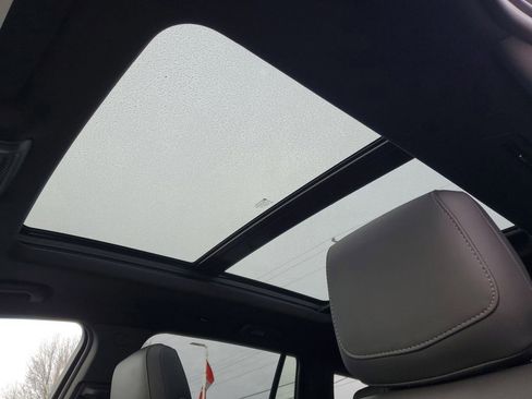 Used 2023 Cadillac XT6 Premium Luxury image 6