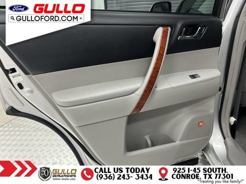 Used 2009 Toyota Highlander Limited w/ Extra Value Pkg 8 FWD image 17