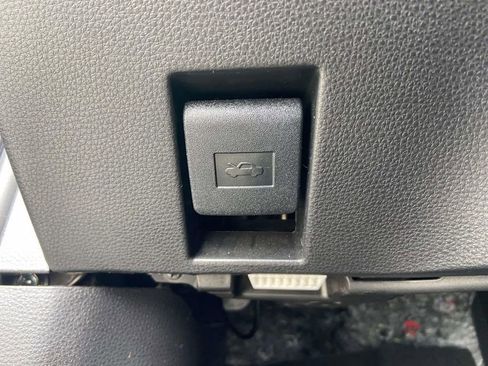 Used 2025 Toyota Corolla LE w/ Convenience Package FWD image 30