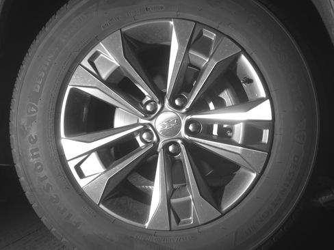 Used 2025 Chevrolet Equinox LT FWD image 13