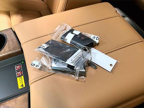 Certified 2025 Lexus LX 700h Luxury image 36