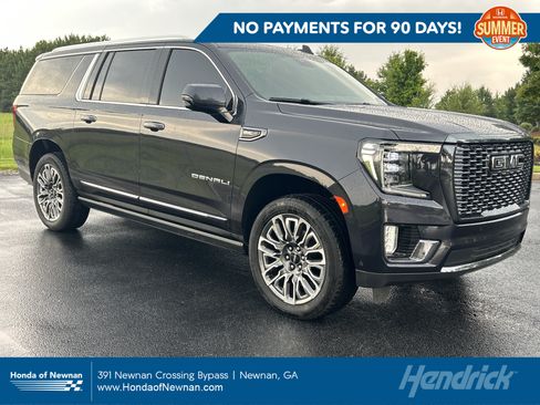 Used 2023 GMC Yukon XL Denali Ultimate AWD/4WD image 1