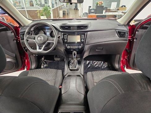 Used 2017 Nissan Rogue SV AWD/4WD image 10