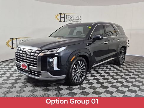 Used 2023 Hyundai Palisade Calligraphy w/ Cargo Package FWD image 8