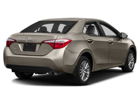 Used 2015 Toyota Corolla LE FWD image 2