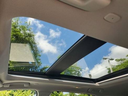 Used 2024 Nissan Rogue SV w/ SV Premium Package image 32