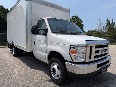 Used 2018 Ford E-350 and Econoline 350 Super Duty w/ Power Windows & Locks Group RWD image 31