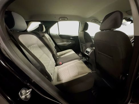 Used 2020 Chevrolet Equinox LS image 32