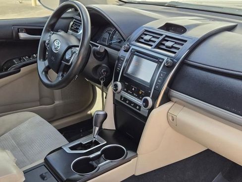 Used 2012 Toyota Camry LE image 27
