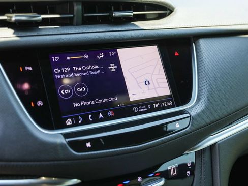 Used 2025 Cadillac XT5 Sportv w/ LPO, Floor Liner Package AWD/4WD image 15