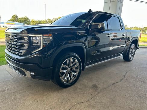 Used 2026 GMC Sierra 1500 Denali w/ Denali Reserve Package AWD/4WD image 4